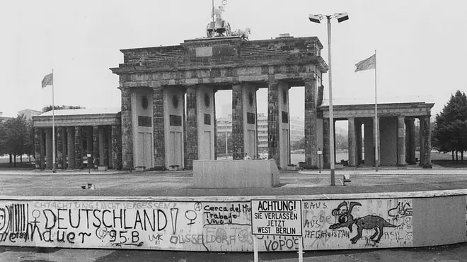 brandenburger tor, brandenburger tor berlin, berlin brandenburger tor, brandenburg tor, brandenburger tor 1945, brandenburgertor, berlin tor, wann wurde das brandenburger tor gebaut, brandenburger tor steckbrief, wie alt ist das brandenburger tor, berlin sights, brandenburger tor ddr, brandenburger tor höhe, wer hat das brandenburger tor gebaut, wie hoch ist das brandenburger tor, brandenburg gate, brandenburger tor geschichte, bradenburger tor mauer, warum wurde das brandenburger tor gebaut, top sights in berlin, brandeburger tor, brandenburger tor von oben, wo ist das brandenburger tor, brandenburger tor besonderheiten, brandenburger tot, berliner brandenburger tor, berliner mauer brandenburger tor, wann wurde das brandenburger tor erbaut, brandenburg gate berlin, branden burger tor, höhe brandenburger tor, berlin brandenburg gate, brandenburger tor mauer ostseite, brandenburger gate, wie groß ist das brandenburger tor, brandenburger tor in berlin, branderburger tor 