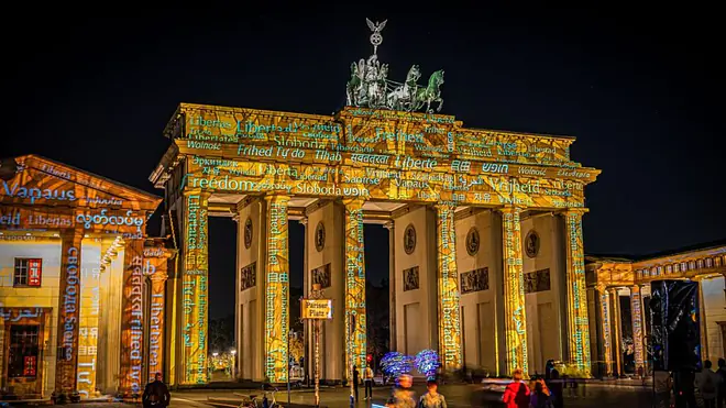 brandenburger tor, brandenburger tor berlin, berlin brandenburger tor, brandenburg tor, brandenburger tor 1945, brandenburgertor, berlin tor, wann wurde das brandenburger tor gebaut, brandenburger tor steckbrief, wie alt ist das brandenburger tor, berlin sights, brandenburger tor ddr, brandenburger tor höhe, wer hat das brandenburger tor gebaut, wie hoch ist das brandenburger tor, brandenburg gate, brandenburger tor geschichte, bradenburger tor mauer, warum wurde das brandenburger tor gebaut, top sights in berlin, brandeburger tor, brandenburger tor von oben, wo ist das brandenburger tor, brandenburger tor besonderheiten, brandenburger tot, berliner brandenburger tor, berliner mauer brandenburger tor, wann wurde das brandenburger tor erbaut, brandenburg gate berlin, branden burger tor, höhe brandenburger tor, berlin brandenburg gate, brandenburger tor mauer ostseite, brandenburger gate, wie groß ist das brandenburger tor, brandenburger tor in berlin, branderburger tor 
