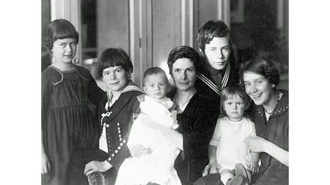 Ein Bild zeigt die Familie von Thomas Mann.